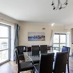 Staycity Aparthotels, Dublin, Christchurch Отель 4*
